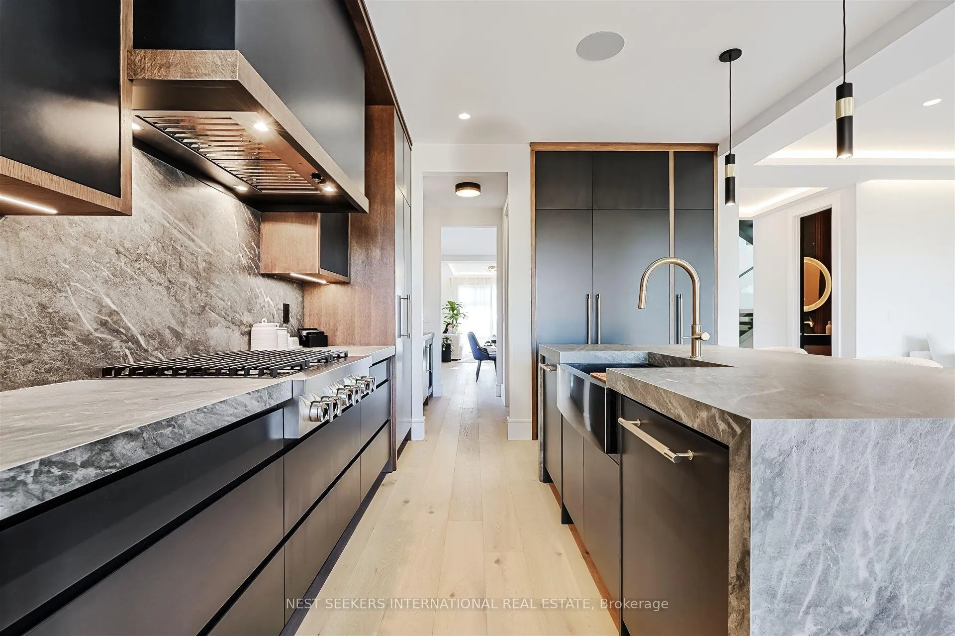 Photo 14 of 27 Inverleigh Drive, Etobicoke, Stonegate-Queensway — HOMEH