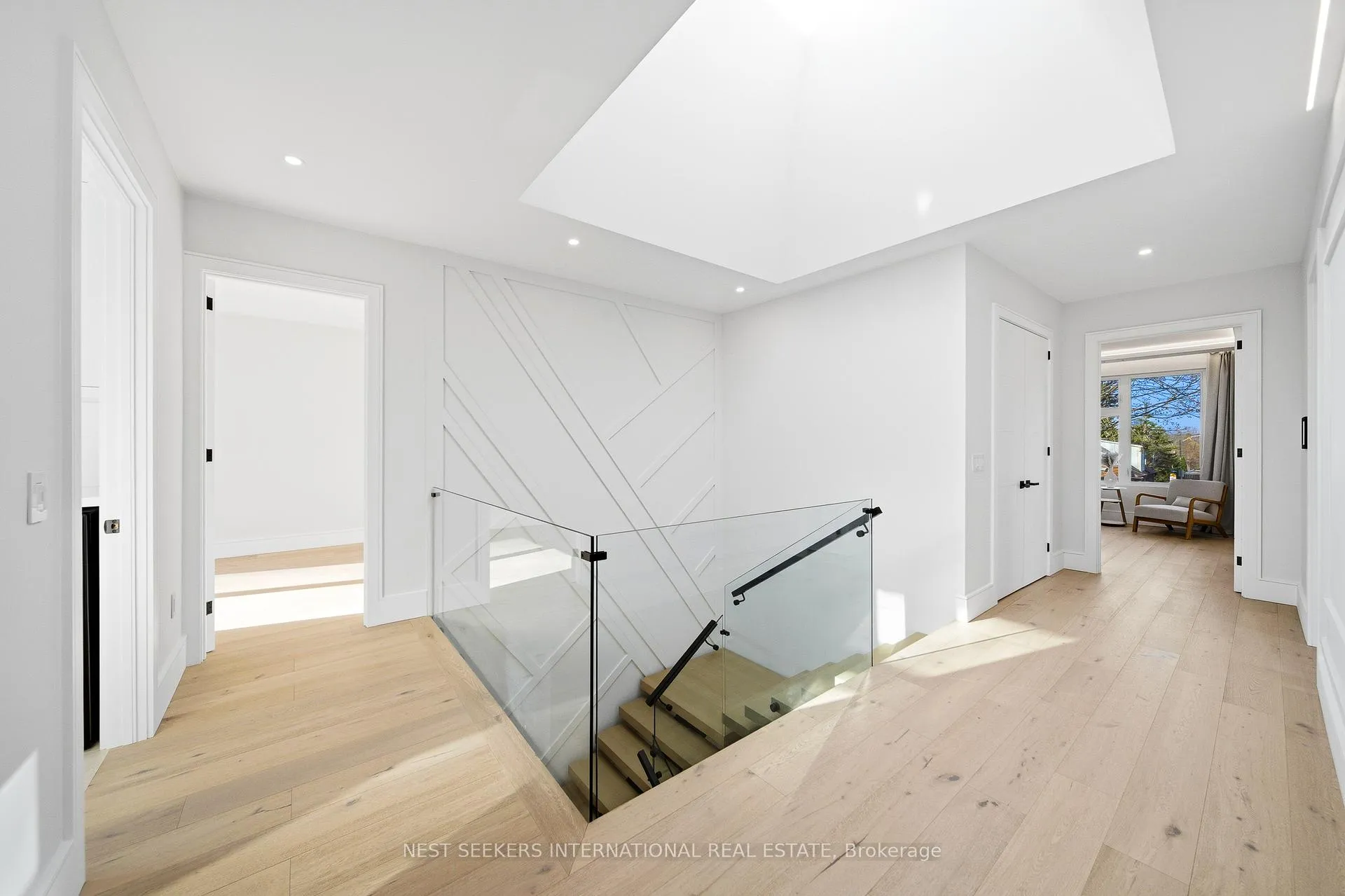 Photo 18 of 27 Inverleigh Drive, Etobicoke, Stonegate-Queensway — HOMEH