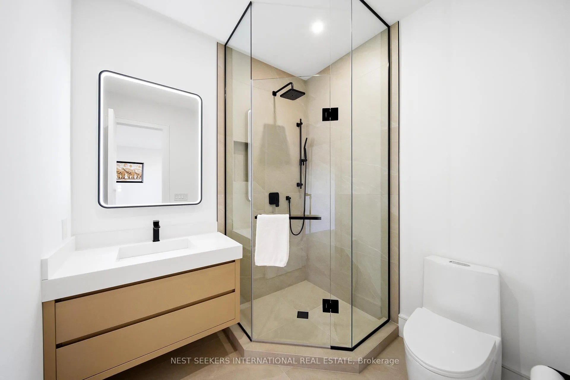 Photo 29 of 27 Inverleigh Drive, Etobicoke, Stonegate-Queensway — HOMEH