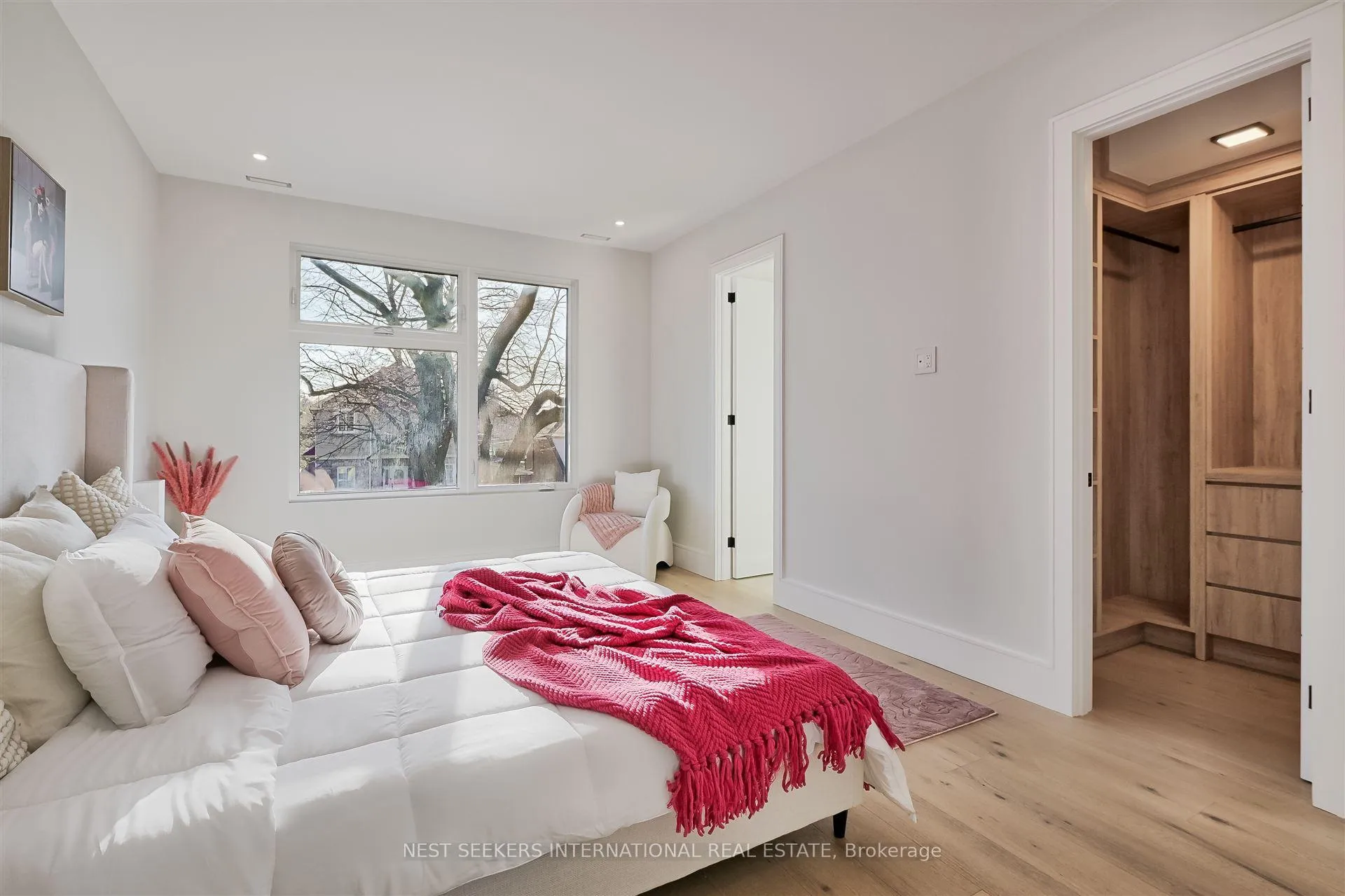 Photo 31 of 27 Inverleigh Drive, Etobicoke, Stonegate-Queensway — HOMEH