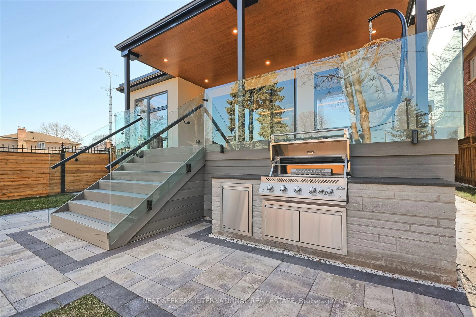 Photo 46 of 27 Inverleigh Drive, Etobicoke, Stonegate-Queensway — HOMEH