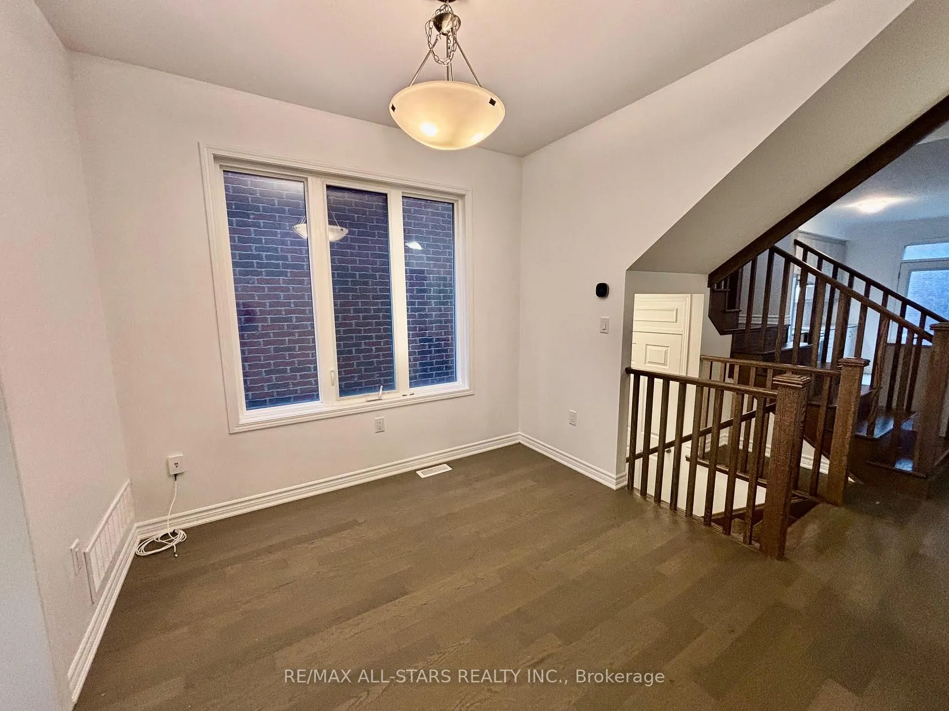 Photo 5 of 45 Ennerdale Street, Barrie, Rural Barrie Southwest — HOMEH