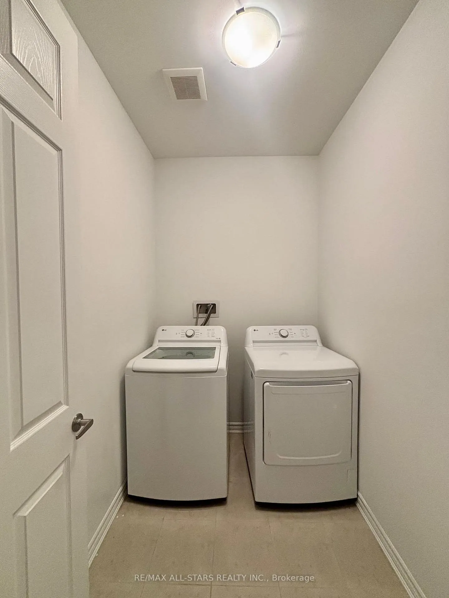 Photo 19 of 45 Ennerdale Street, Barrie, Rural Barrie Southwest — HOMEH