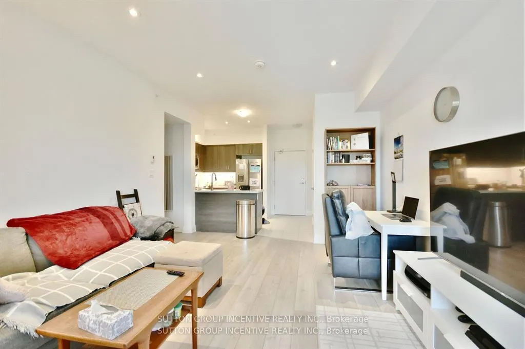 Photo 7 of Unit 608, 299 Cundles Road E, Barrie, Alliance — HOMEH