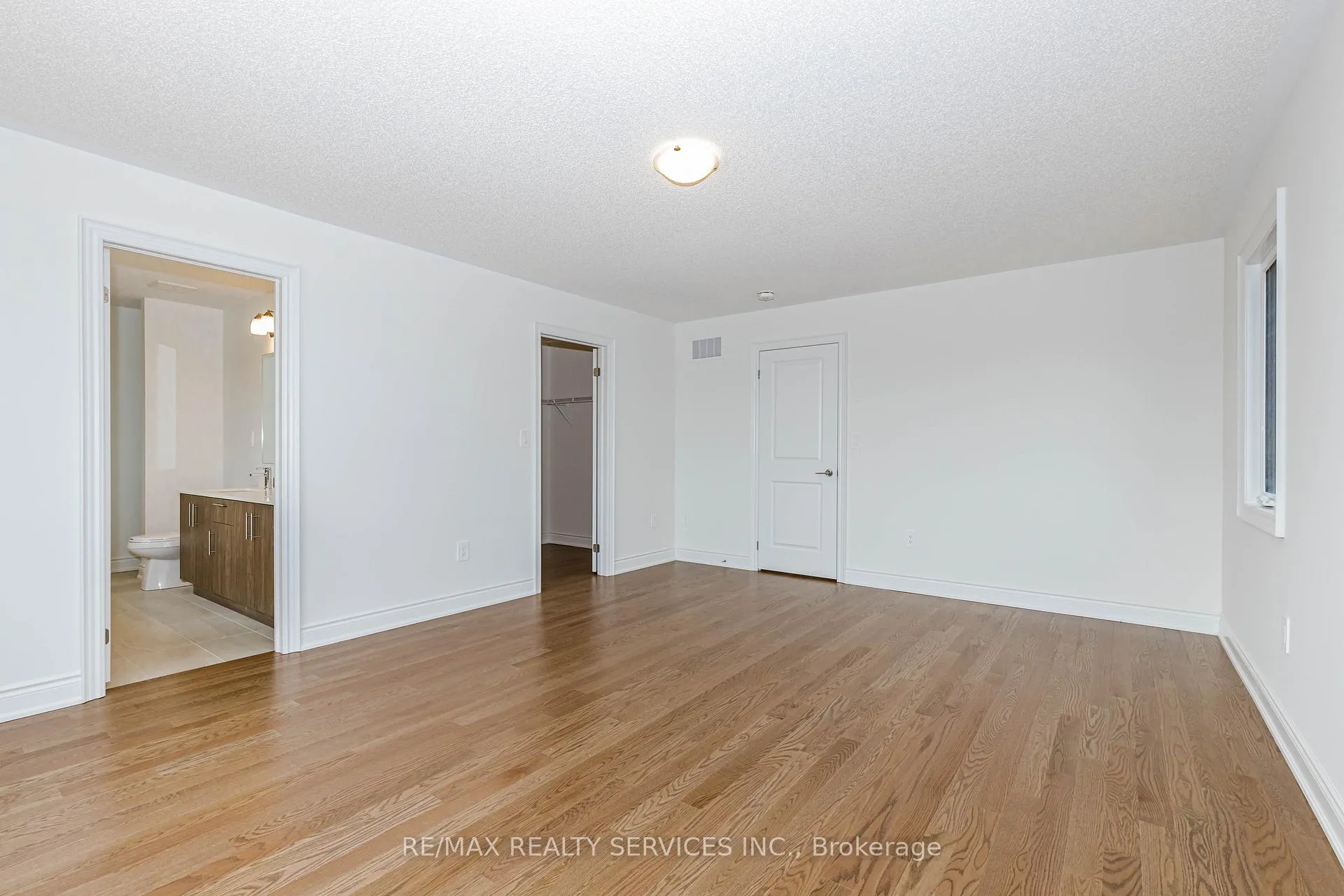 Photo 18 of 66 Circleview Crescent, Brampton, Bram West — HOMEH