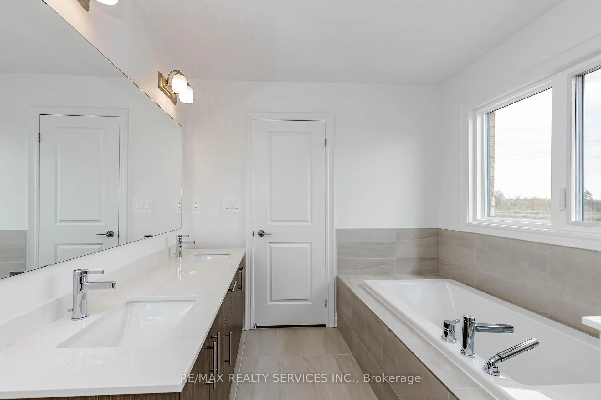 Photo 20 of 66 Circleview Crescent, Brampton, Bram West — HOMEH