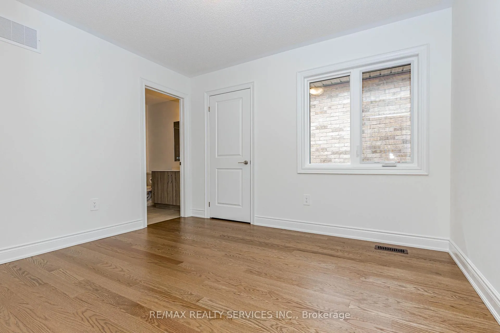 Photo 25 of 66 Circleview Crescent, Brampton, Bram West — HOMEH
