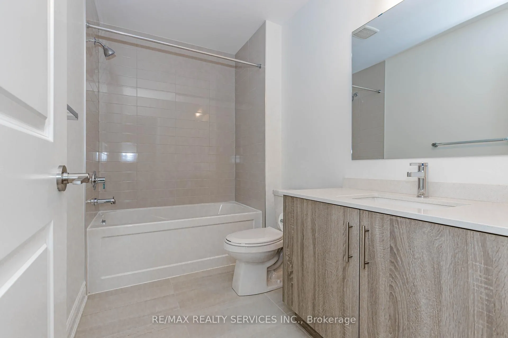 Photo 26 of 66 Circleview Crescent, Brampton, Bram West — HOMEH