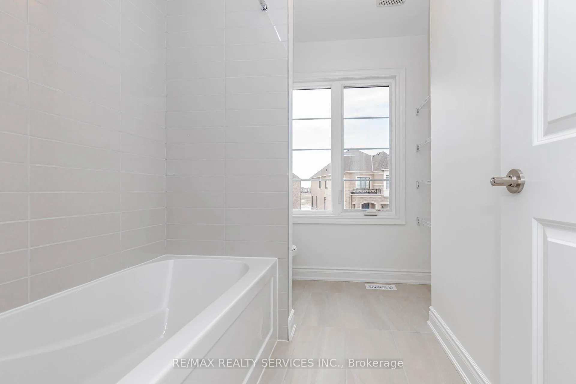Photo 30 of 66 Circleview Crescent, Brampton, Bram West — HOMEH