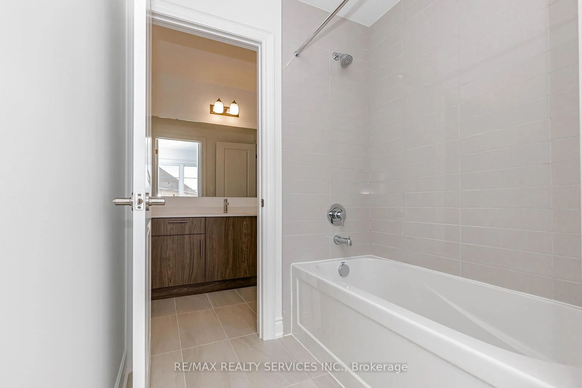 Photo 31 of 66 Circleview Crescent, Brampton, Bram West — HOMEH