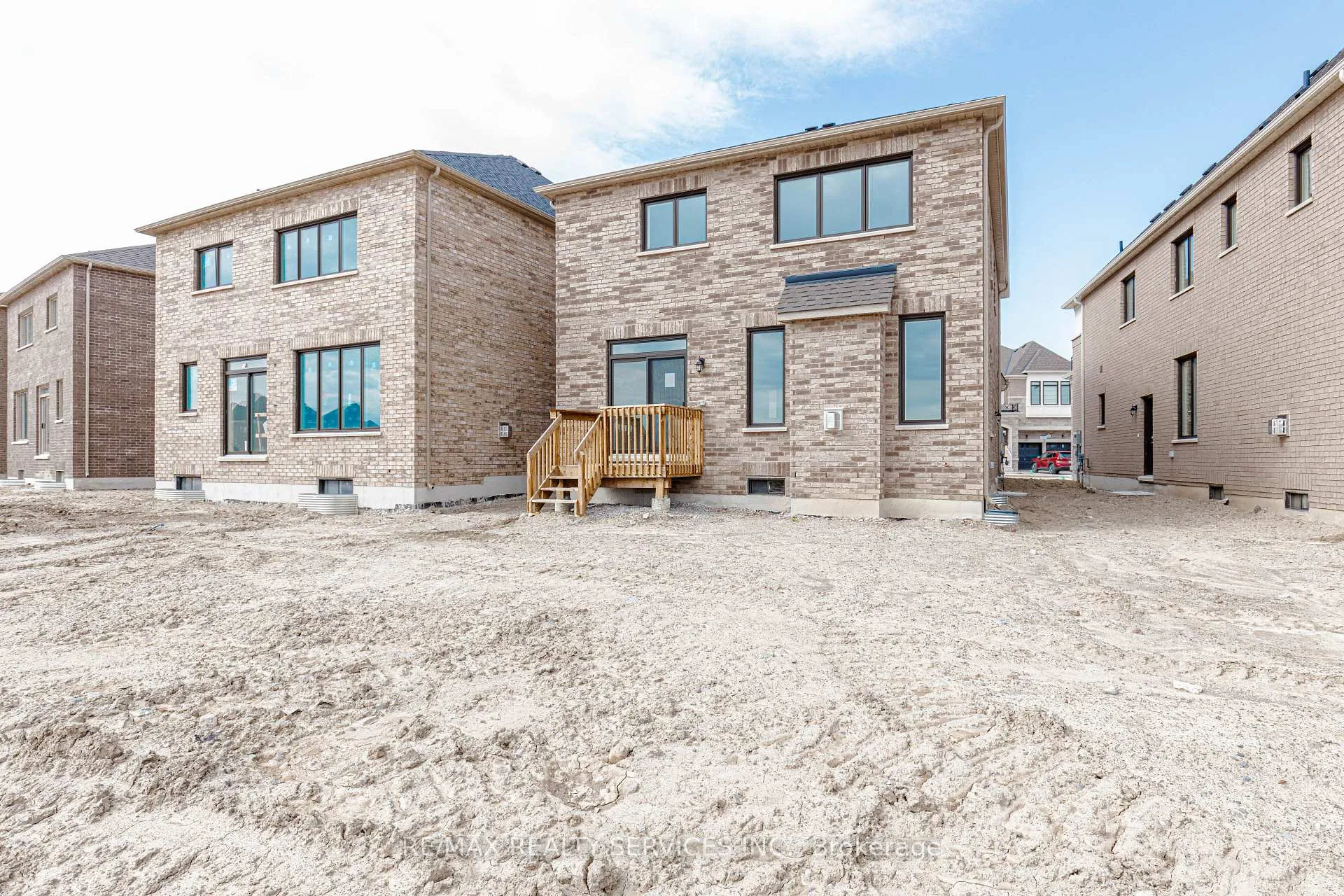 Photo 35 of 66 Circleview Crescent, Brampton, Bram West — HOMEH