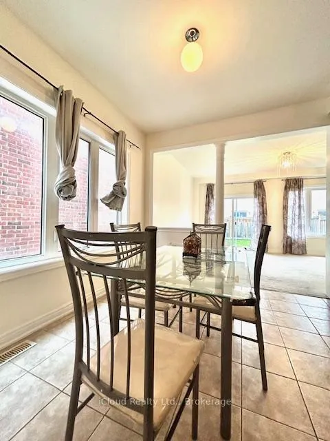 Photo 4 of 24 Yardley Crescent, Brampton, Credit Valley — HOMEH
