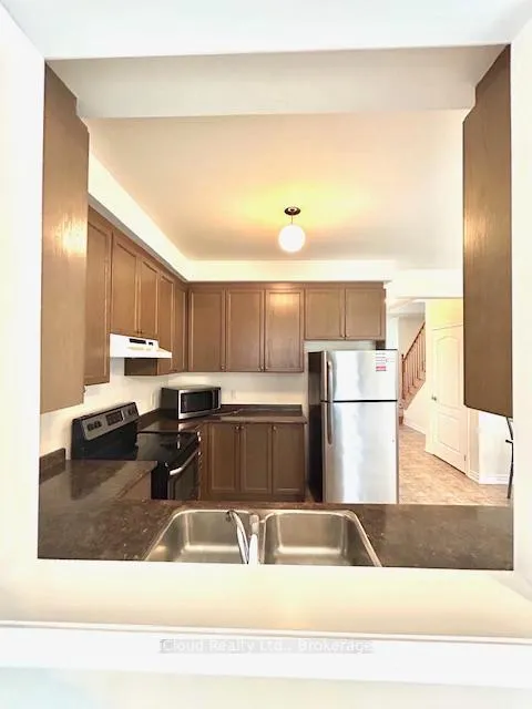Photo 9 of 24 Yardley Crescent, Brampton, Credit Valley — HOMEH