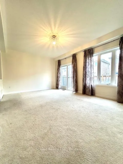 Photo 10 of 24 Yardley Crescent, Brampton, Credit Valley — HOMEH