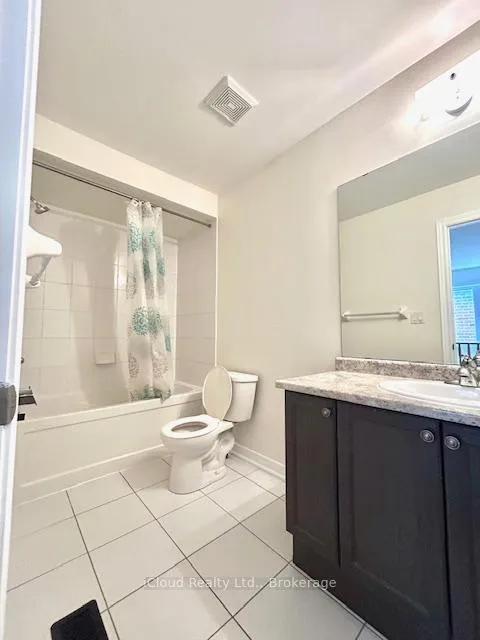 Photo 15 of 24 Yardley Crescent, Brampton, Credit Valley — HOMEH