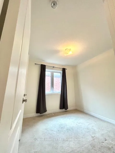 Photo 17 of 24 Yardley Crescent, Brampton, Credit Valley — HOMEH