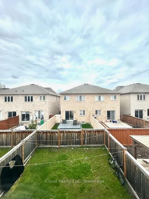 Photo 28 of 24 Yardley Crescent, Brampton, Credit Valley — HOMEH