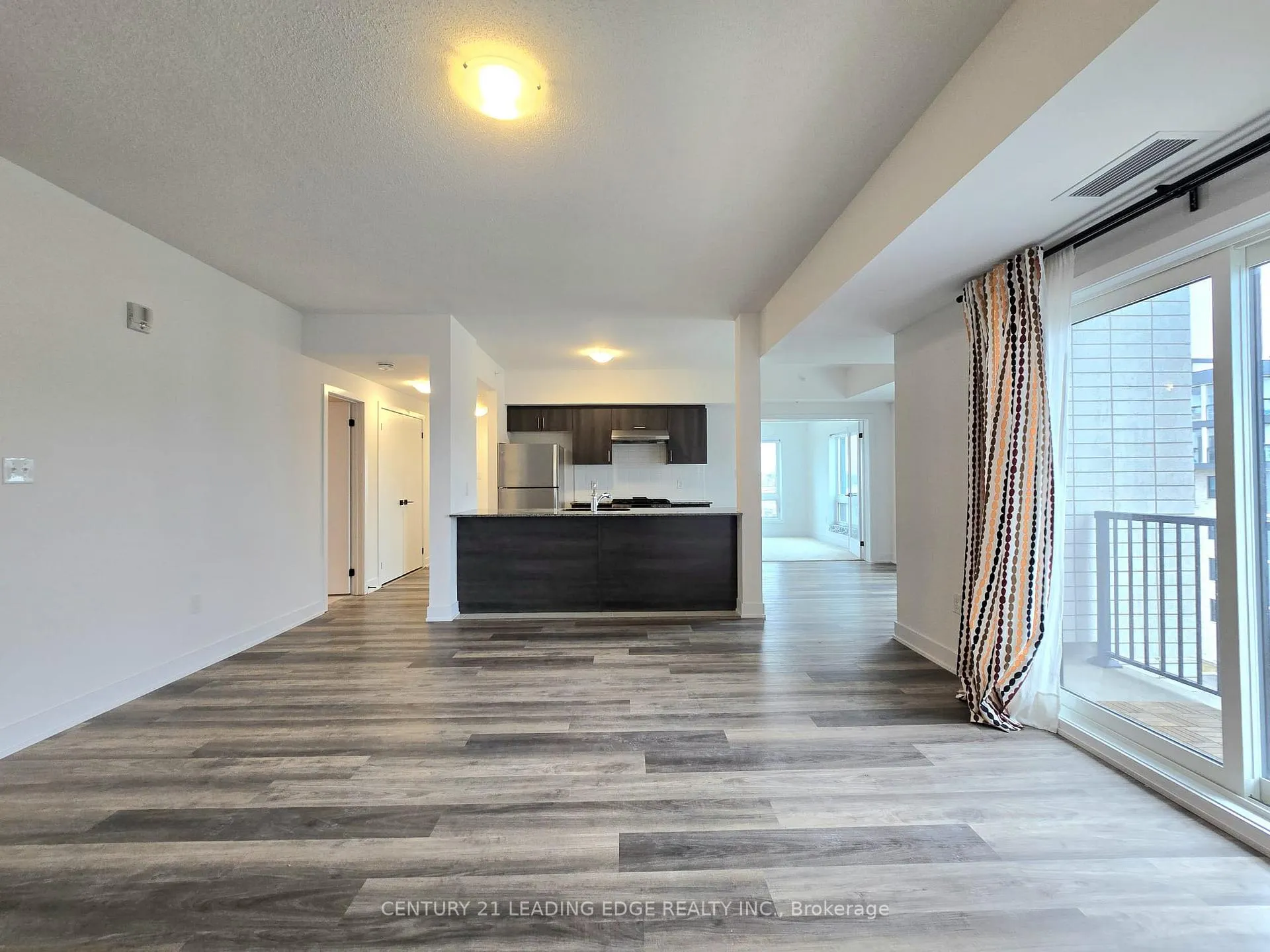 Photo 9 of Unit 502, 8 Culinary Lane, Barrie, Rural Barrie Southeast — HOMEH