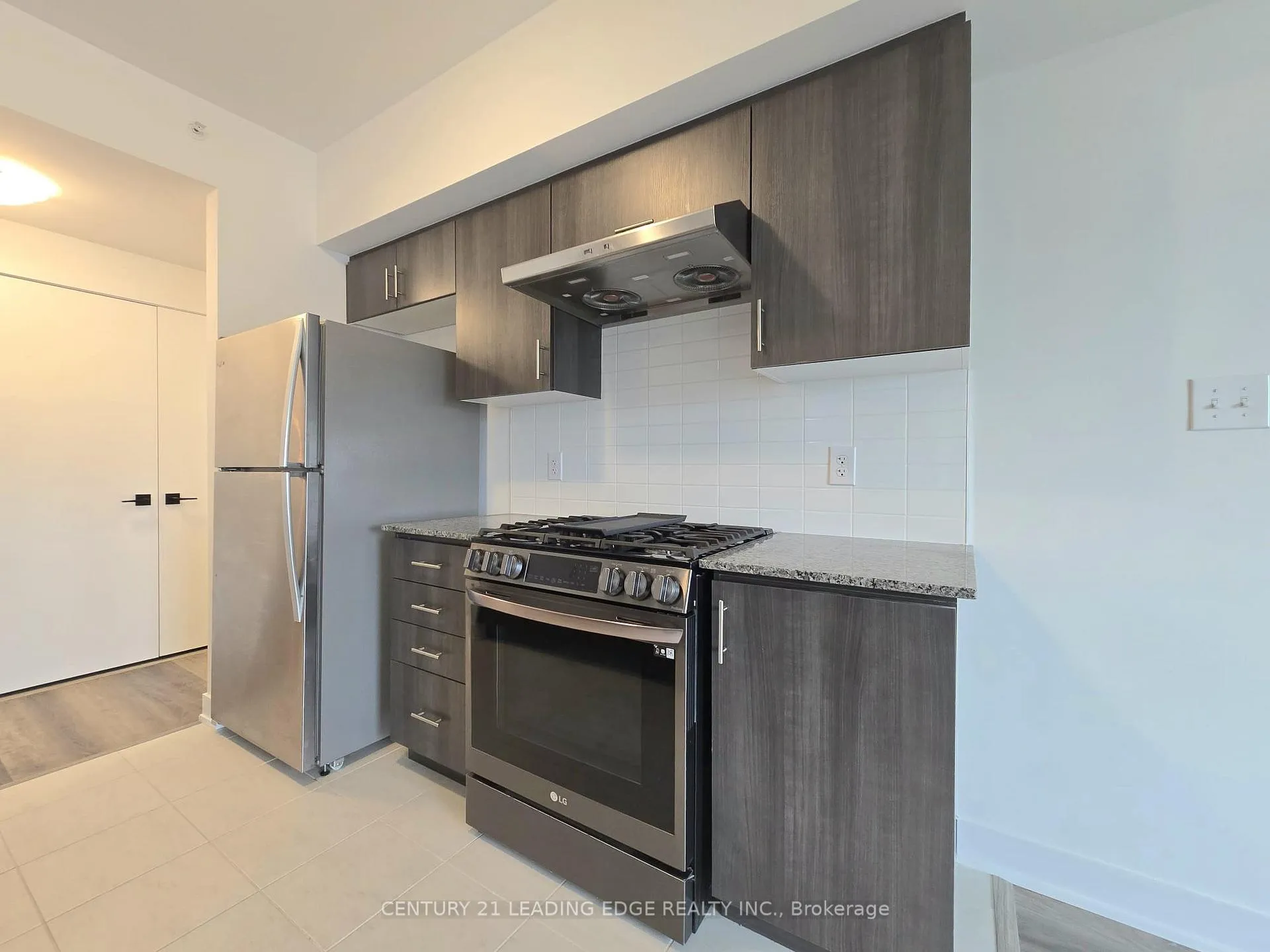 Photo 11 of Unit 502, 8 Culinary Lane, Barrie, Rural Barrie Southeast — HOMEH