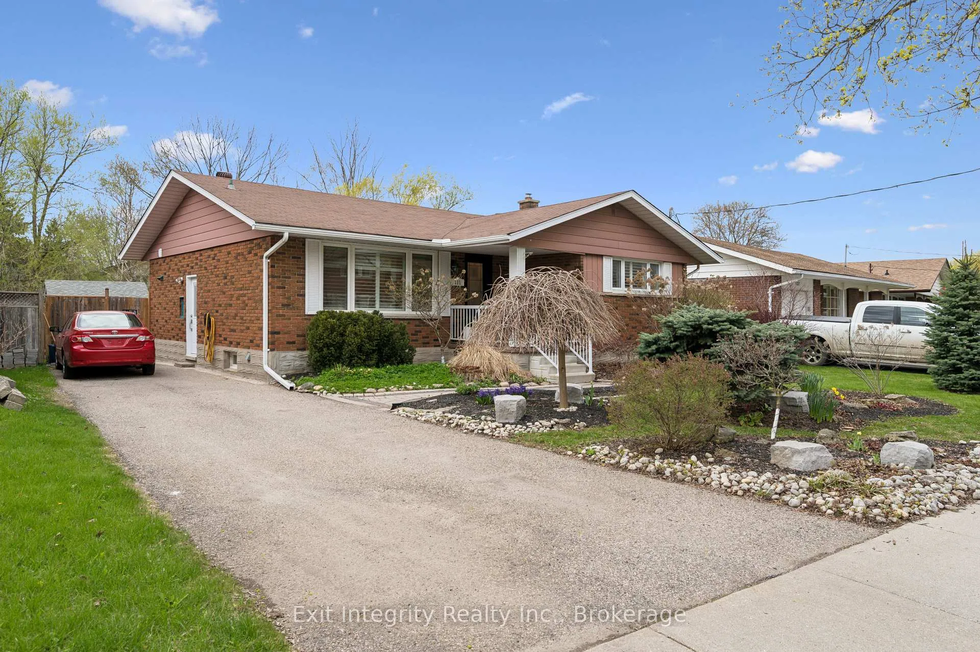 Photo 2 of 111 Ruskview Road, Kitchener — HOMEH