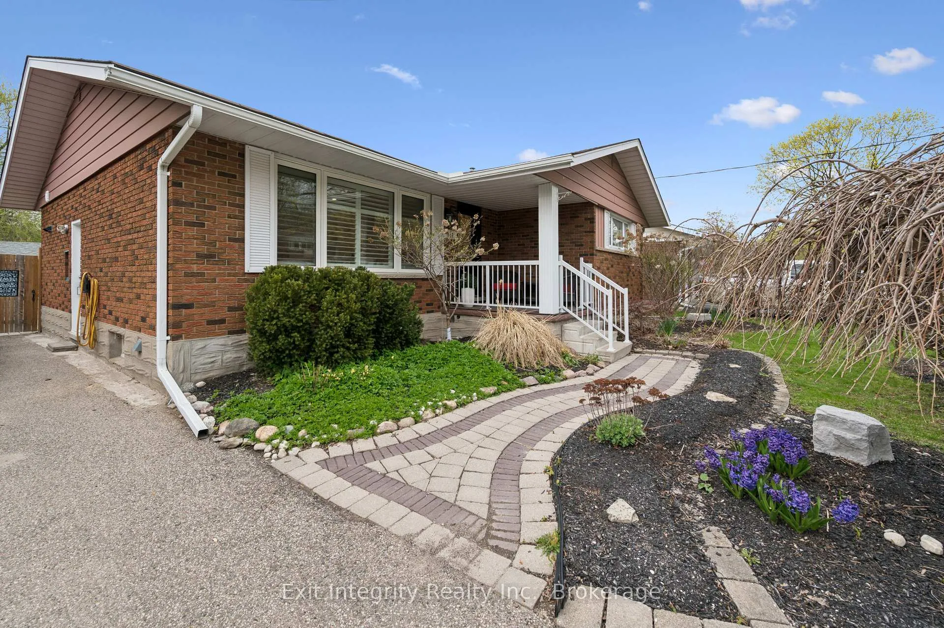 Photo 3 of 111 Ruskview Road, Kitchener — HOMEH