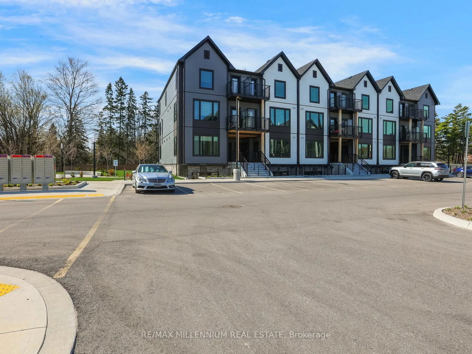 Photo 4 of 708 Woolwich Street, Guelph, Riverside Park — HOMEH