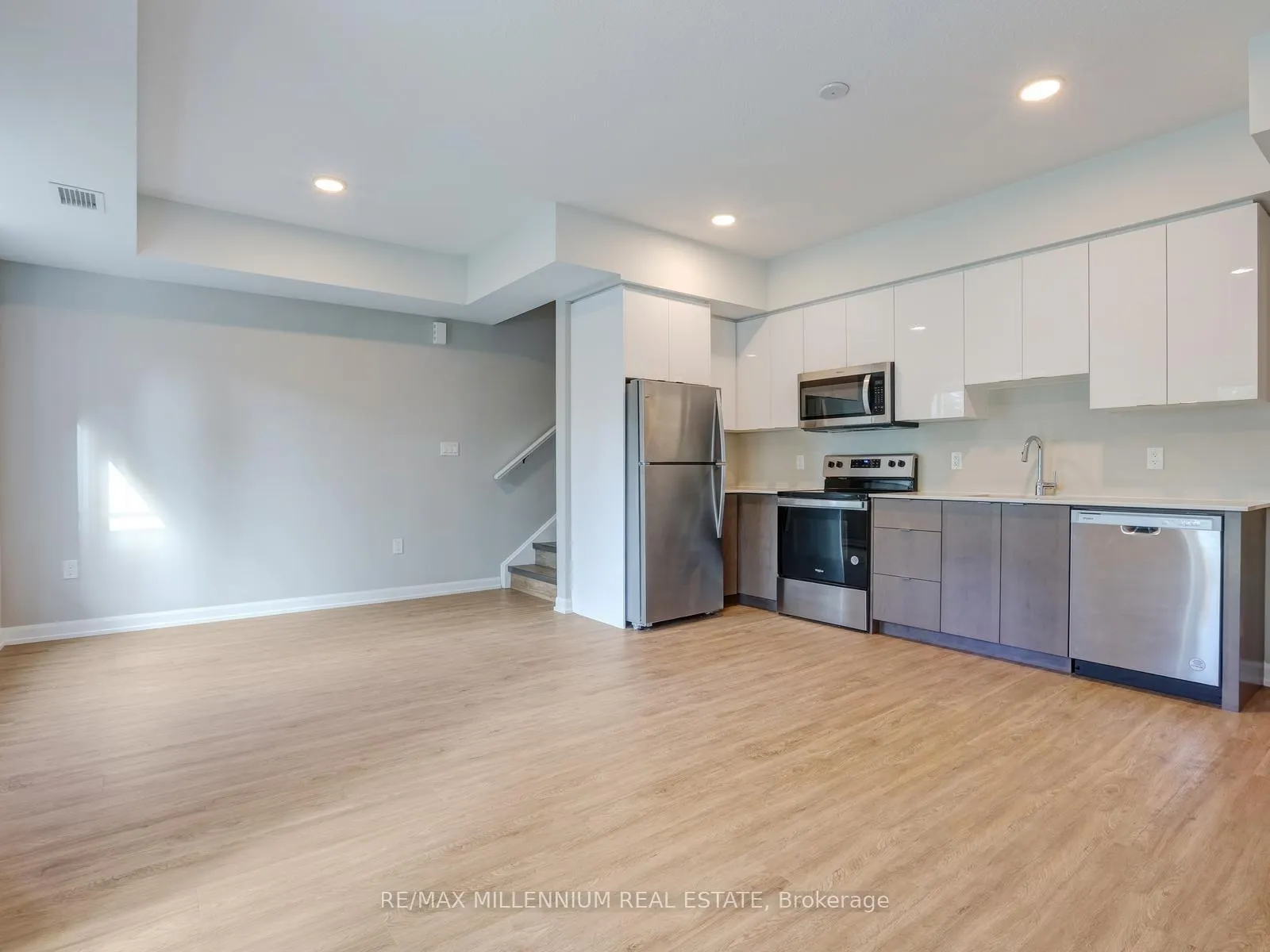 Photo 12 of 708 Woolwich Street, Guelph, Riverside Park — HOMEH