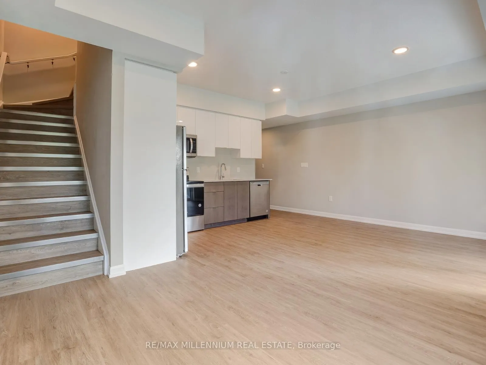 Photo 21 of 708 Woolwich Street, Guelph, Riverside Park — HOMEH