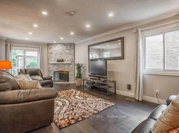 Photo 6 of Unit Upper, 414 Manhattan Drive, Markham, Markville — HOMEH