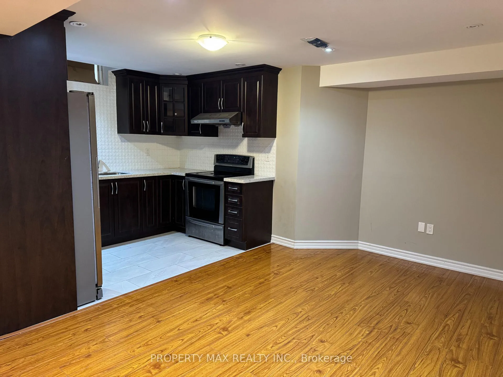 Photo 2 of 22 Batchford Basement Crescent, Markham, Box Grove — HOMEH