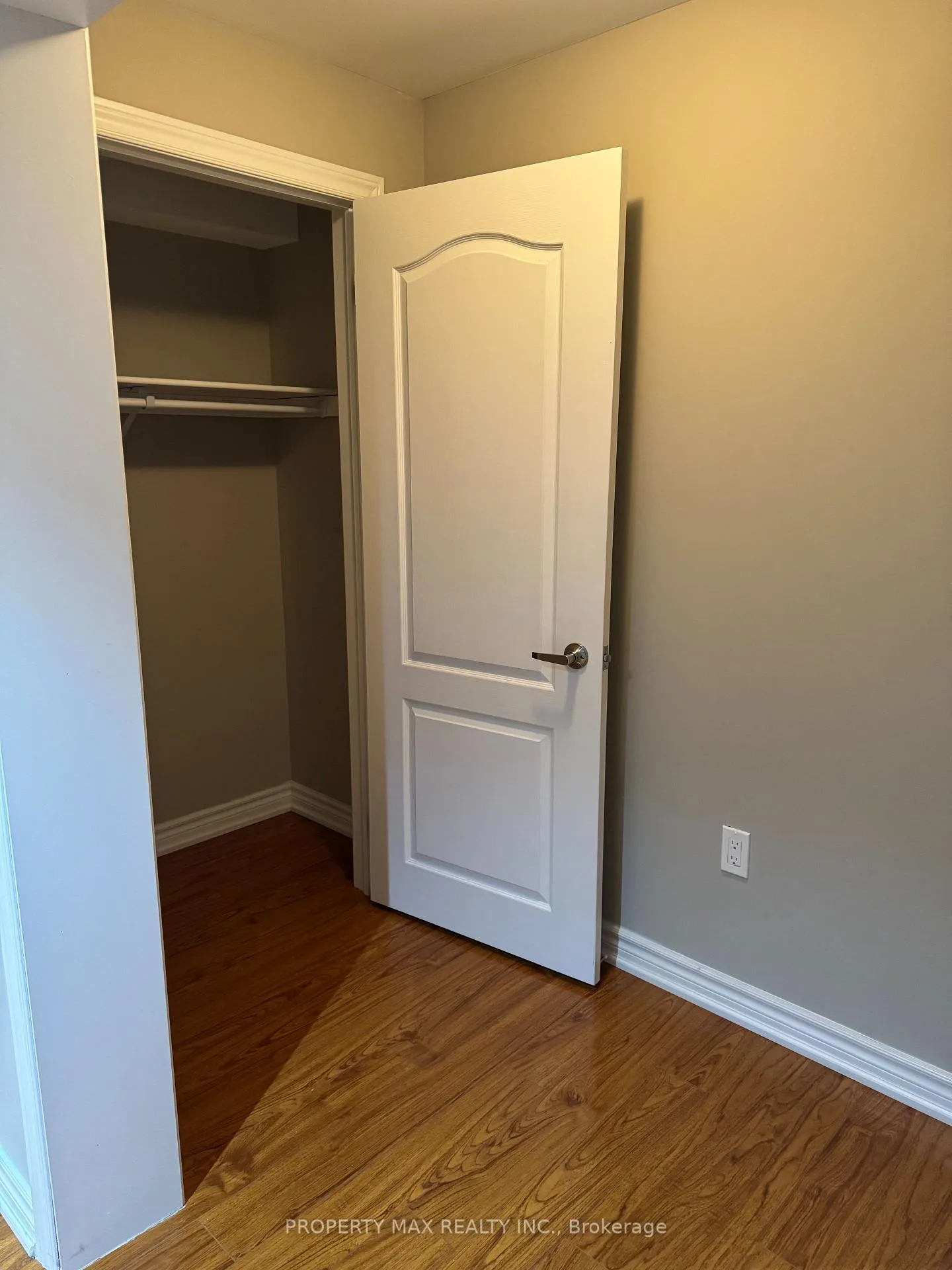 Photo 6 of 22 Batchford Basement Crescent, Markham, Box Grove — HOMEH