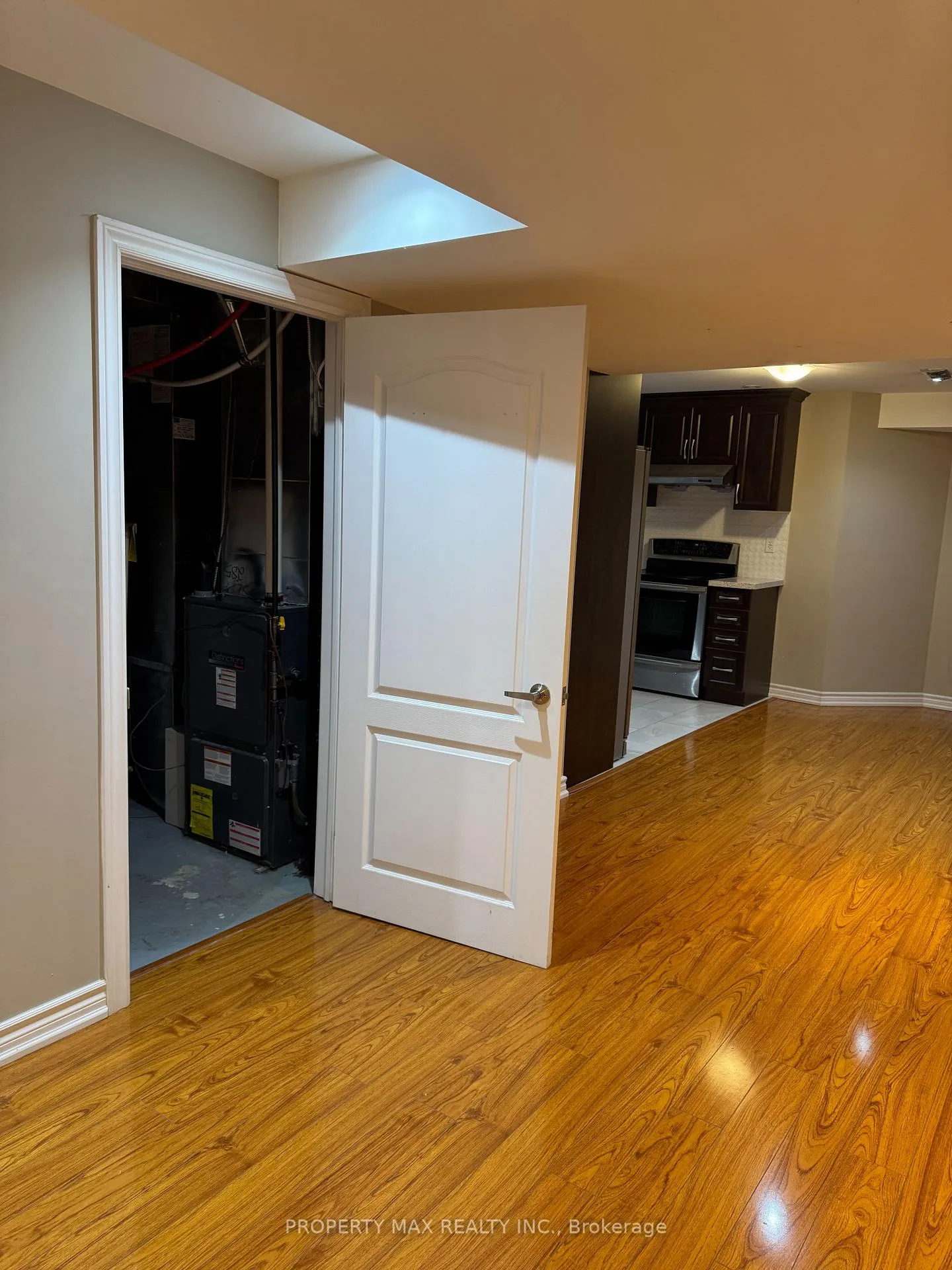 Photo 12 of 22 Batchford Basement Crescent, Markham, Box Grove — HOMEH