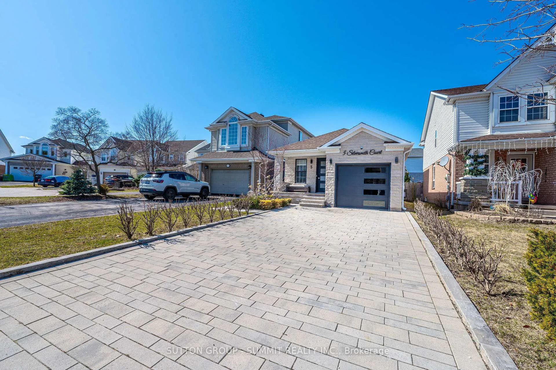Photo 2 of 5 Silversmith Court, Guelph, Kortright West — HOMEH
