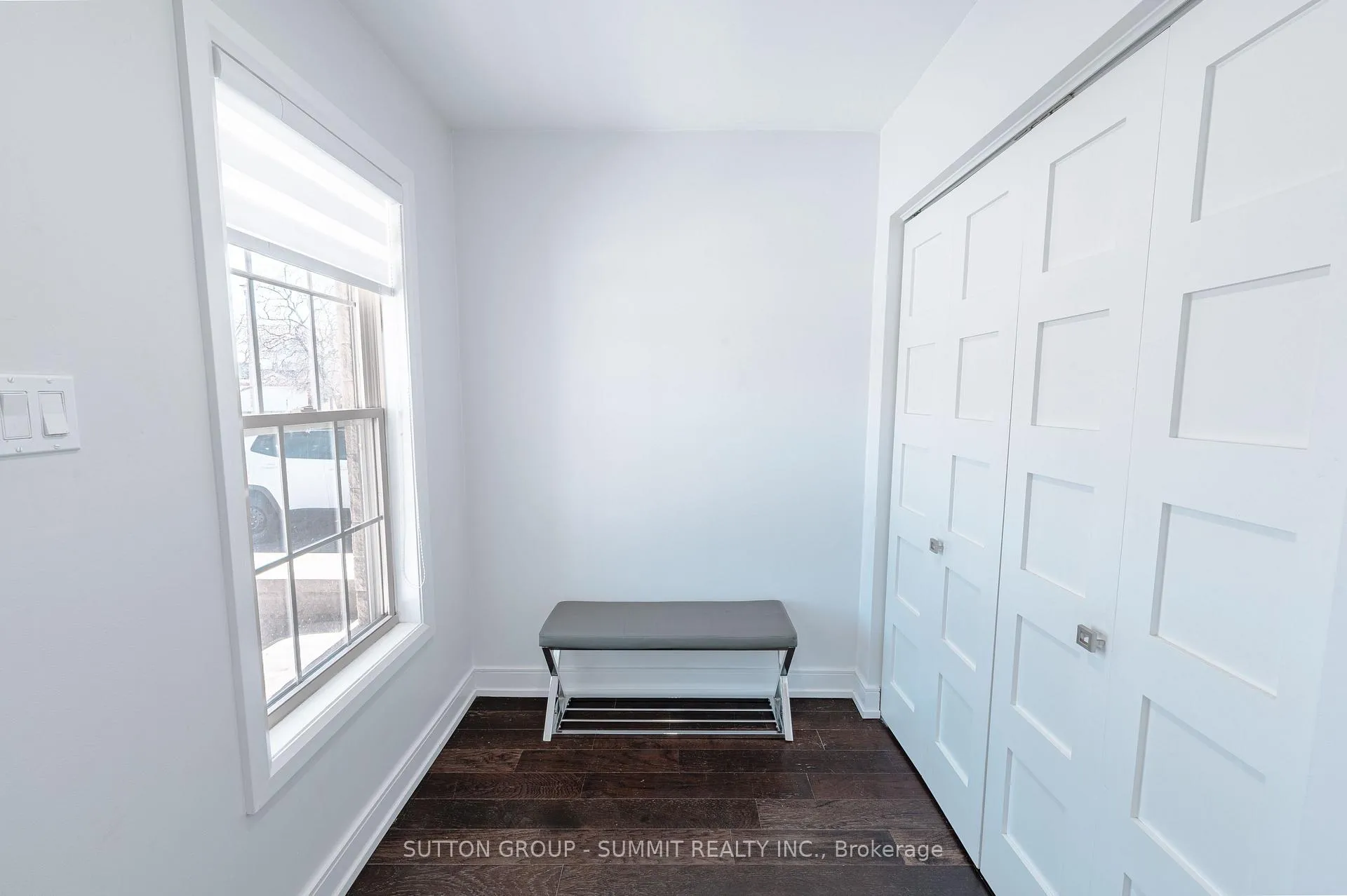 Photo 4 of 5 Silversmith Court, Guelph, Kortright West — HOMEH