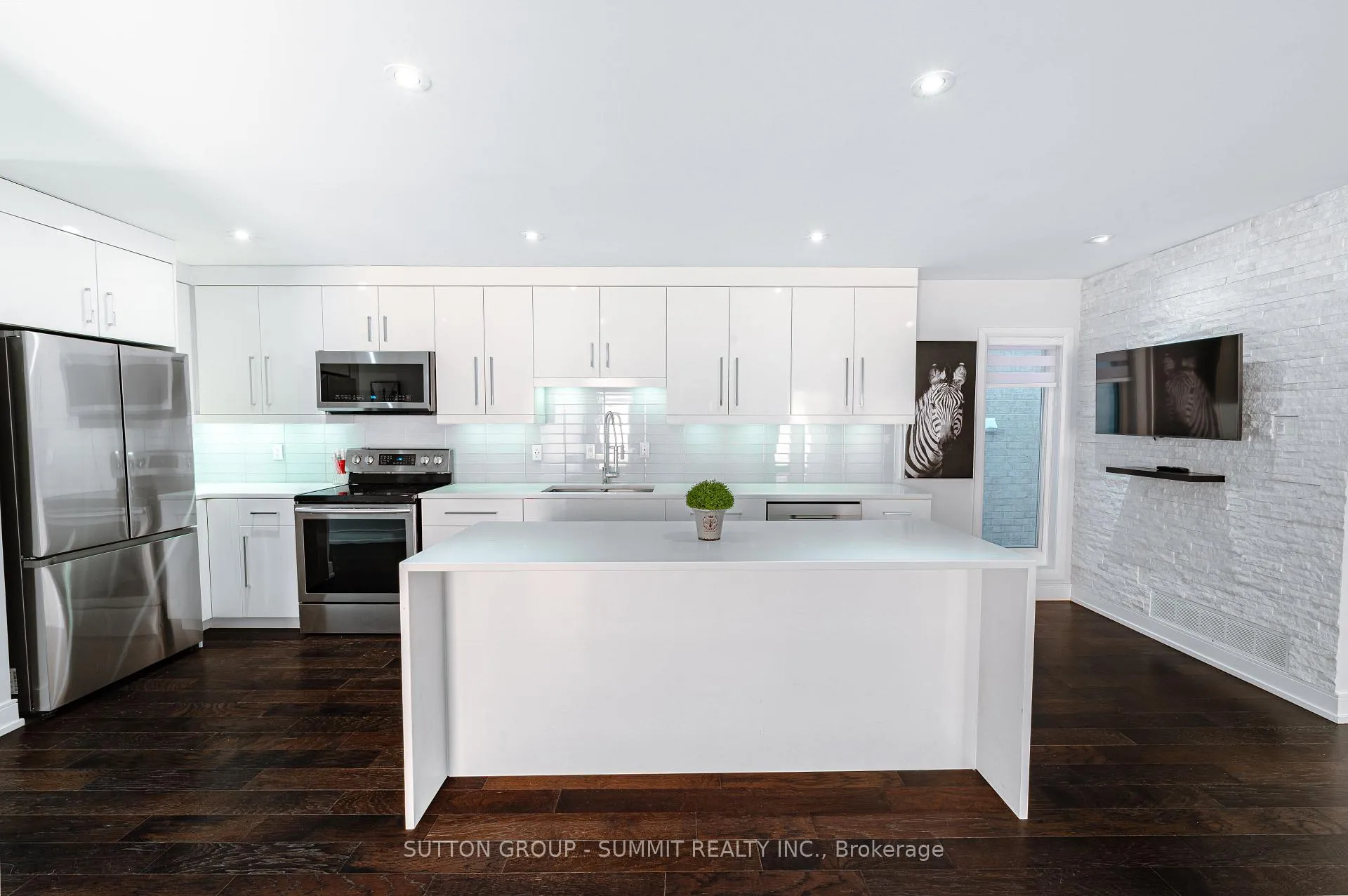 Photo 6 of 5 Silversmith Court, Guelph, Kortright West — HOMEH