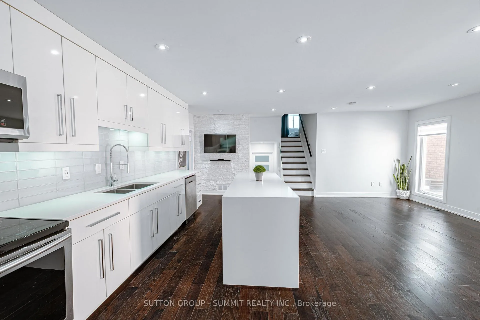 Photo 7 of 5 Silversmith Court, Guelph, Kortright West — HOMEH