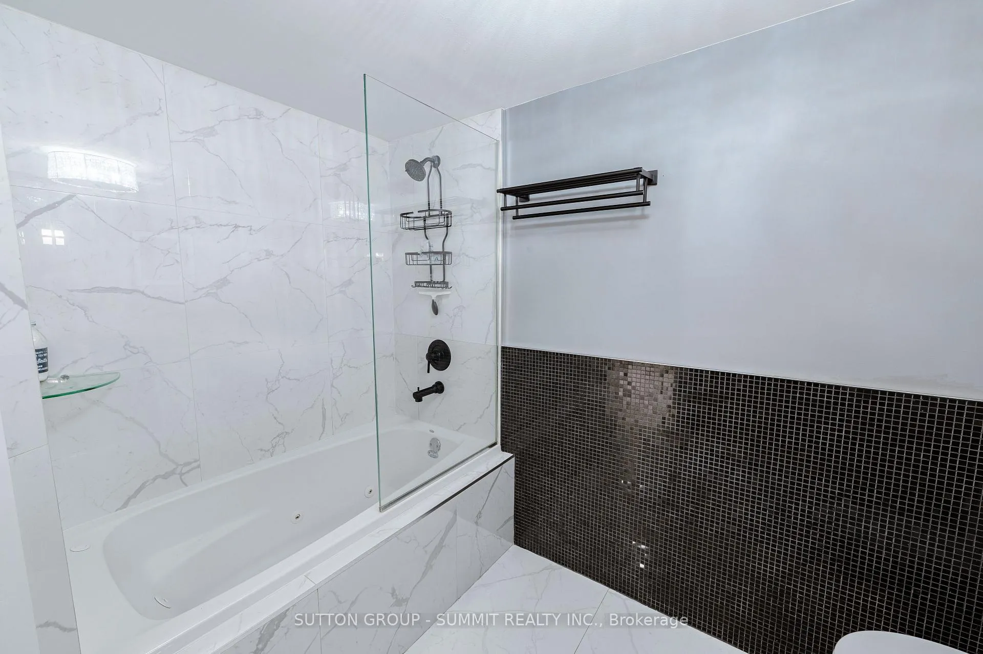 Photo 16 of 5 Silversmith Court, Guelph, Kortright West — HOMEH