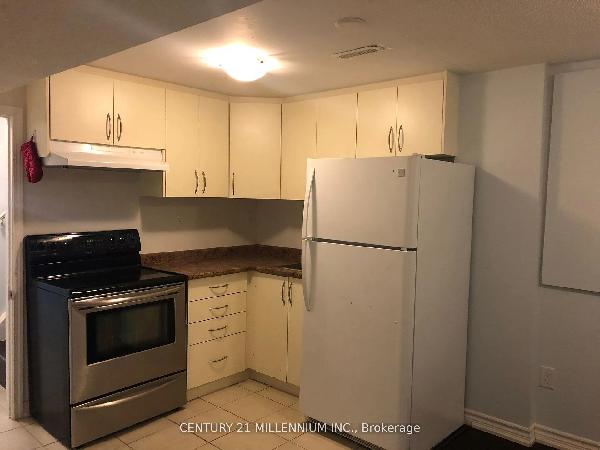 Photo 37 of 16 Albery Road, Brampton, Fletcher's Meadow — HOMEH