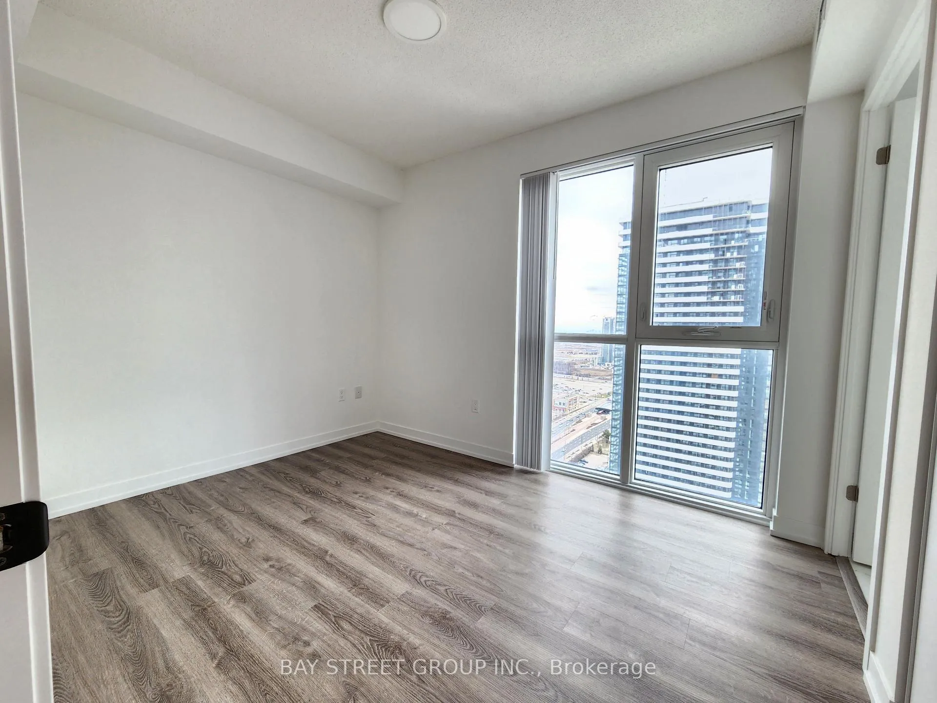 Photo 10 of Unit 3903, 195 Commerce Street, Vaughan, Vaughan Corporate Centre — HOMEH
