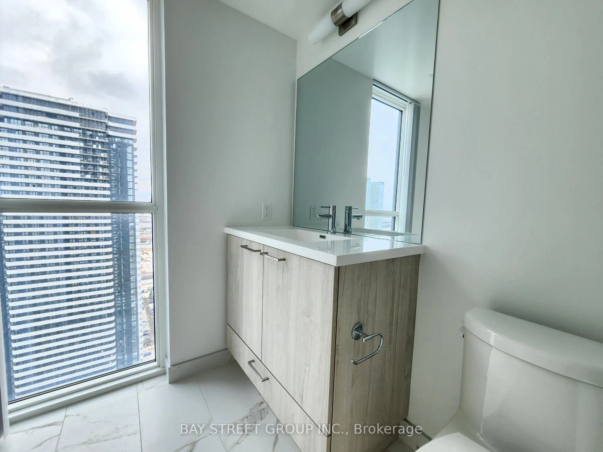 Photo 11 of Unit 3903, 195 Commerce Street, Vaughan, Vaughan Corporate Centre — HOMEH
