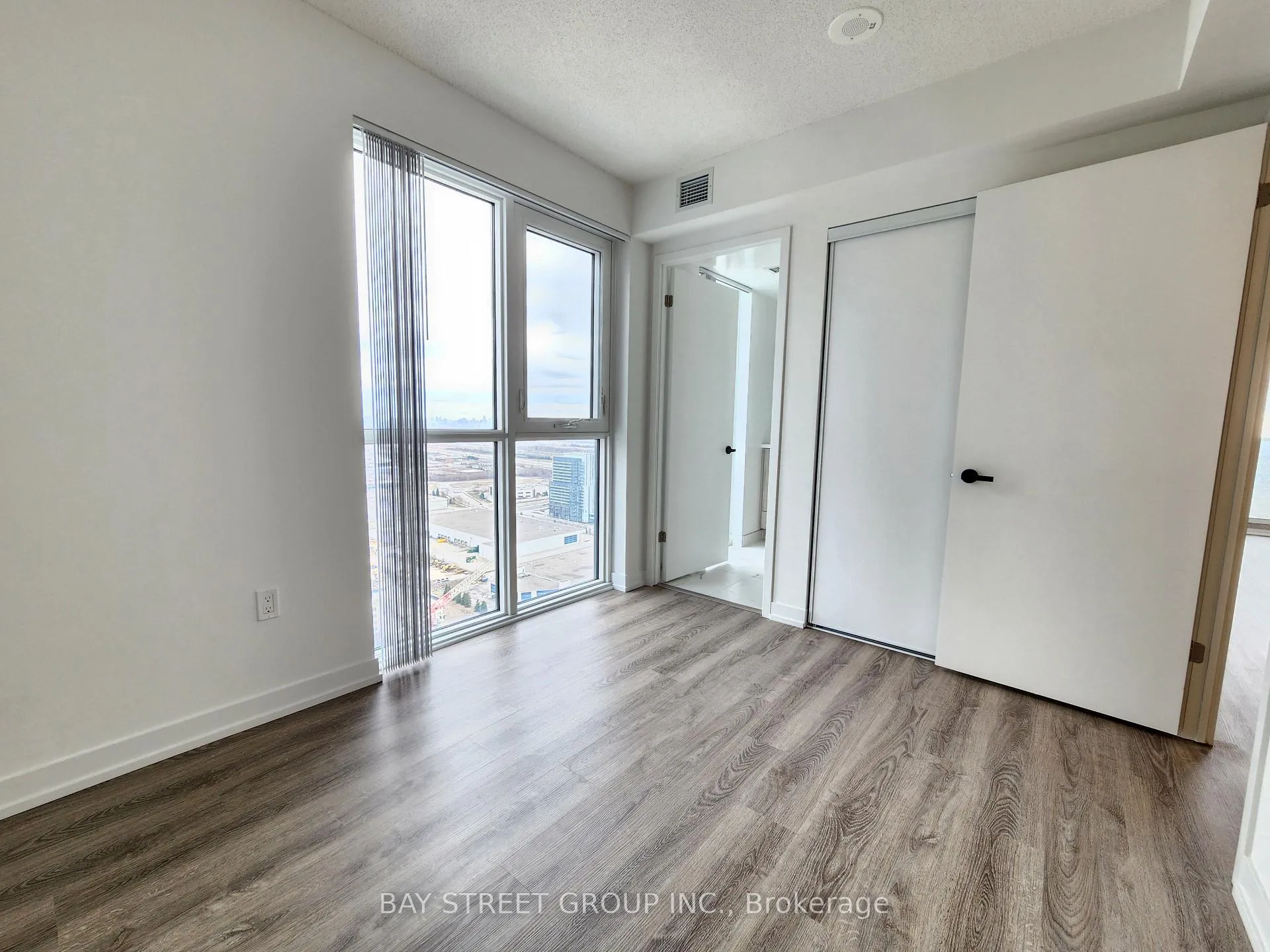 Photo 13 of Unit 3903, 195 Commerce Street, Vaughan, Vaughan Corporate Centre — HOMEH