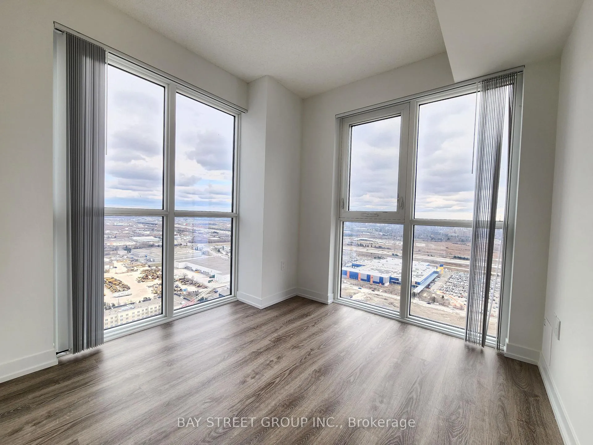Photo 15 of Unit 3903, 195 Commerce Street, Vaughan, Vaughan Corporate Centre — HOMEH