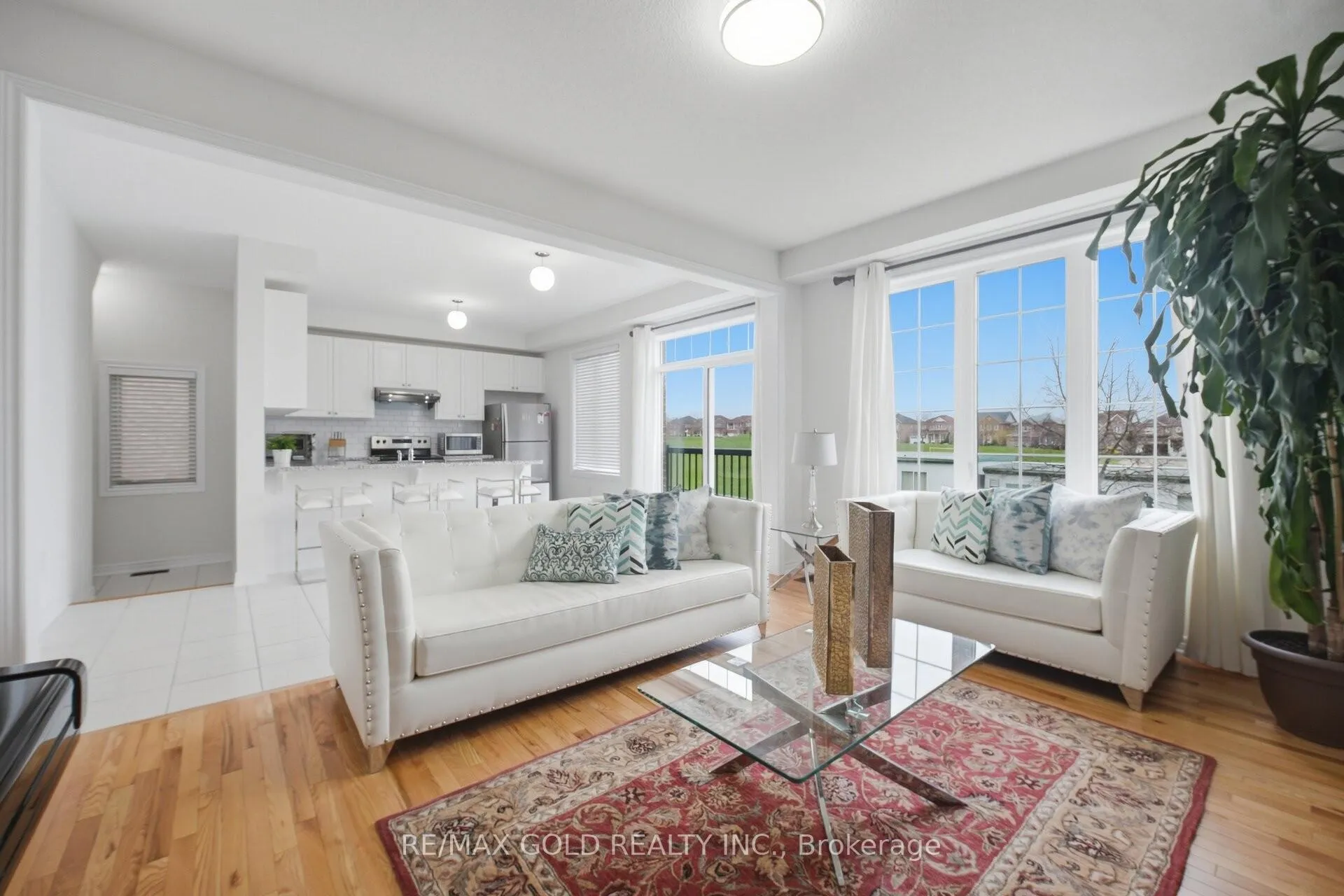 Photo 5 of 26 Geranium Crescent, Brampton, Bram West — HOMEH