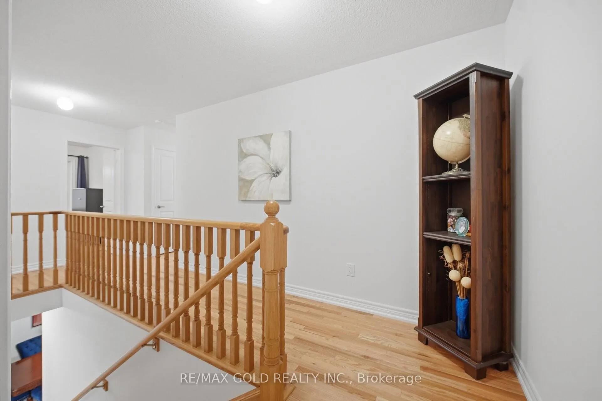 Photo 10 of 26 Geranium Crescent, Brampton, Bram West — HOMEH