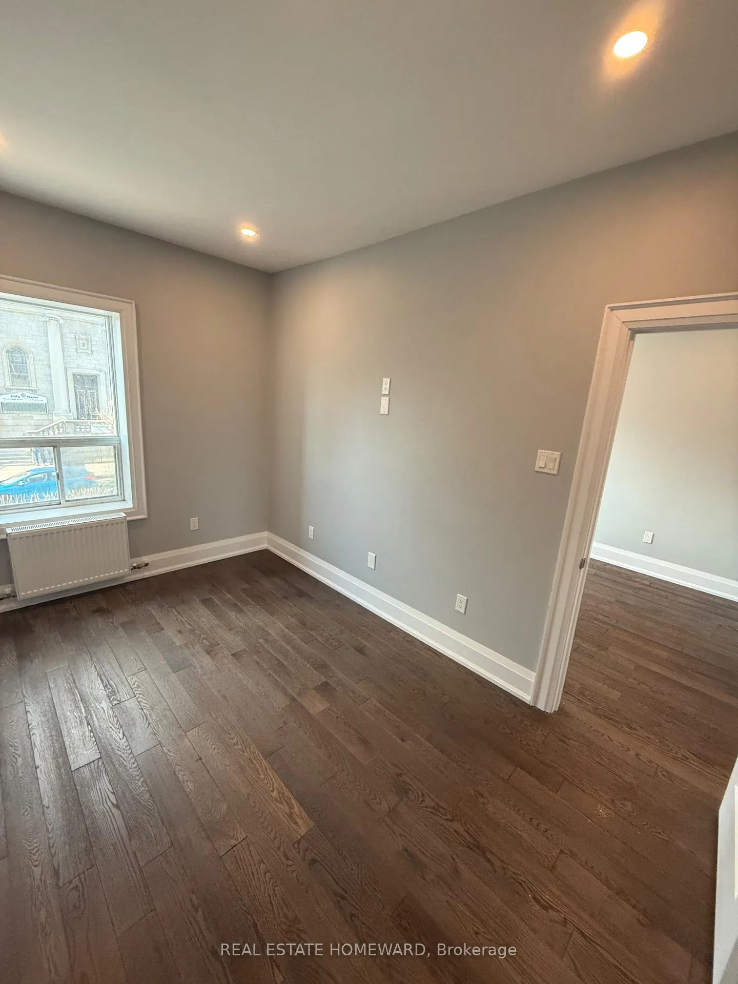 Photo 4 of Unit Apt 4, 611 Danforth Avenue, Toronto, North Riverdale — HOMEH
