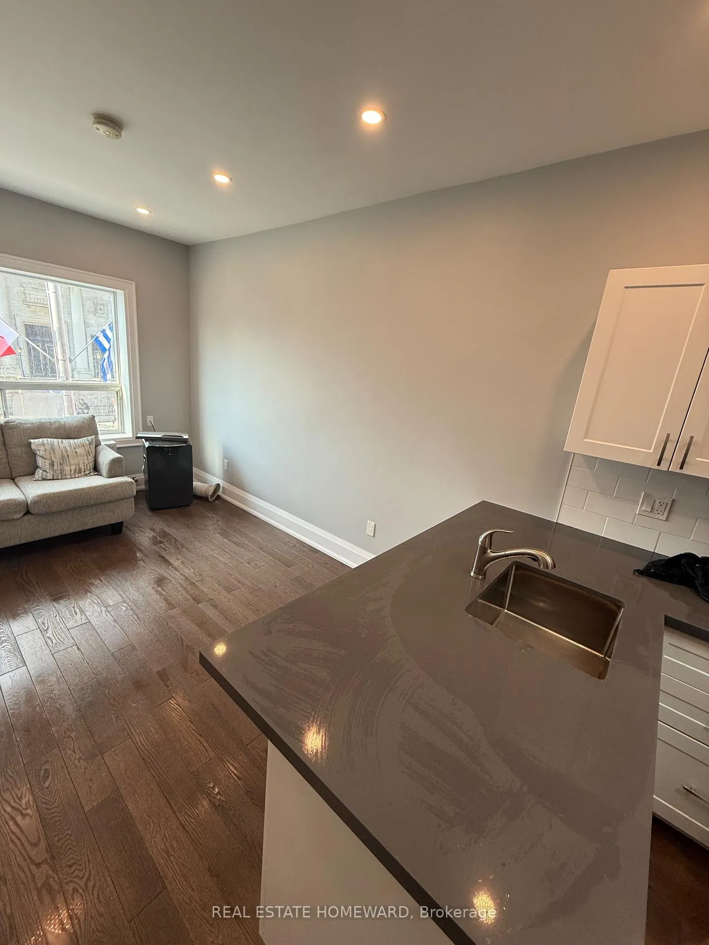 Photo 6 of Unit Apt 4, 611 Danforth Avenue, Toronto, North Riverdale — HOMEH