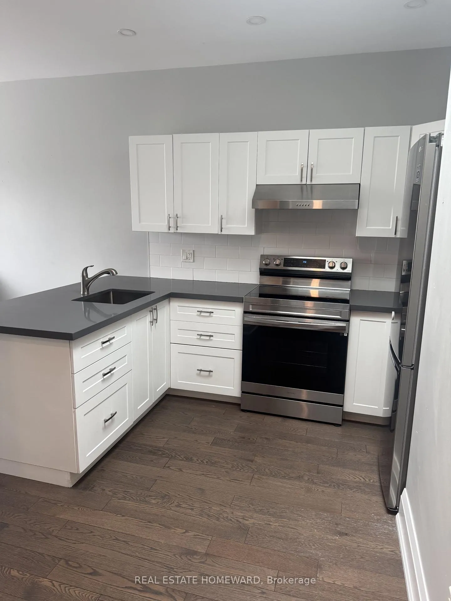 Photo 9 of Unit Apt 4, 611 Danforth Avenue, Toronto, North Riverdale — HOMEH