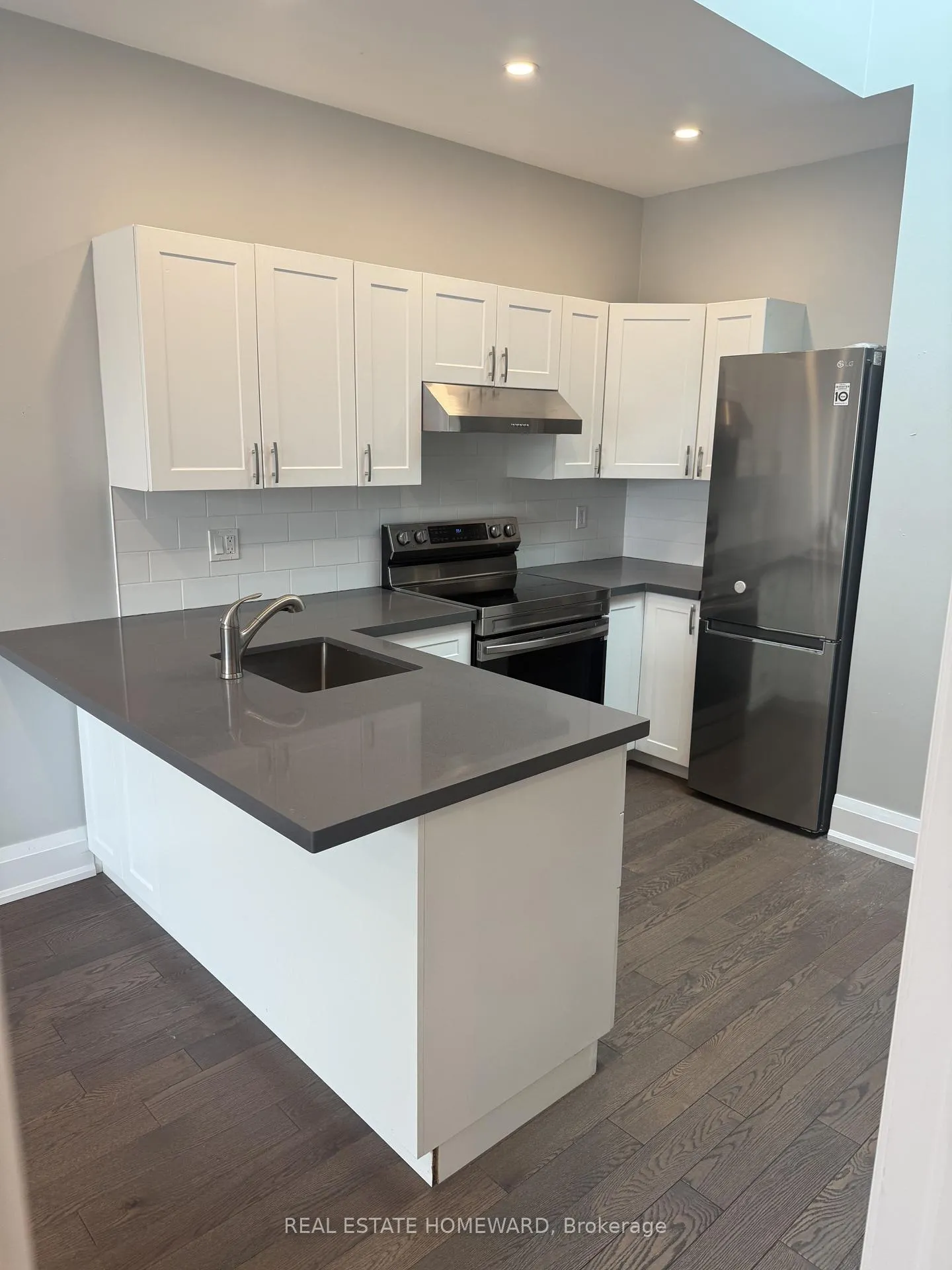 Photo 13 of Unit Apt 4, 611 Danforth Avenue, Toronto, North Riverdale — HOMEH