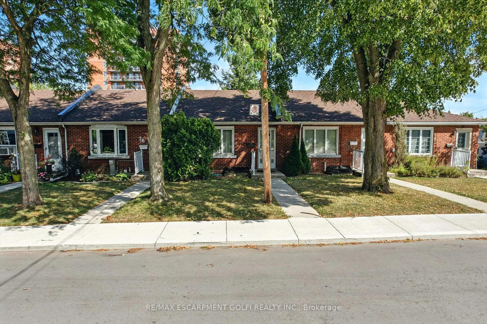 Photo 2 of 24 Macklin Street N, Hamilton, Westdale — HOMEH