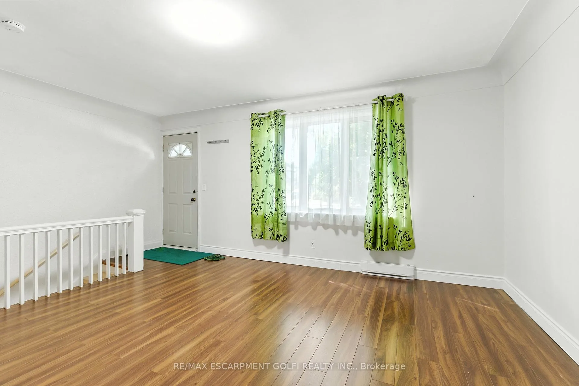 Photo 3 of 24 Macklin Street N, Hamilton, Westdale — HOMEH